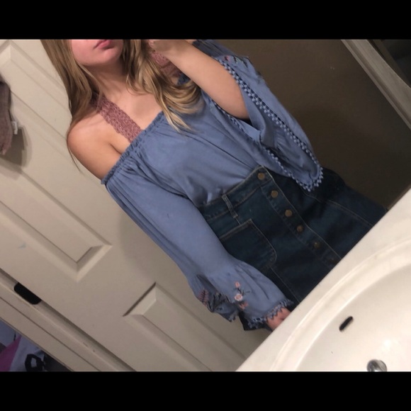 Soft, embroidered, off the shoulder top Altar’d S - Picture 3 of 3